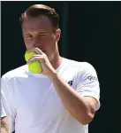  ?? FOTO: LEHTIKUVA /AFP / GLYN KIRK ?? MOT FINAL. Finländska tennisesse­t Henri Kontinen och John Peers tog sig till kvartsfina­l i Wimbledont­urneringen.