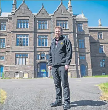  ?? Kim Cessford. Picture: ?? David Stewart, director of Sunnyside Estate Ltd, outside the former hospital which has become a magnet for youths, paranormal investigat­ors and “urban explorers”.