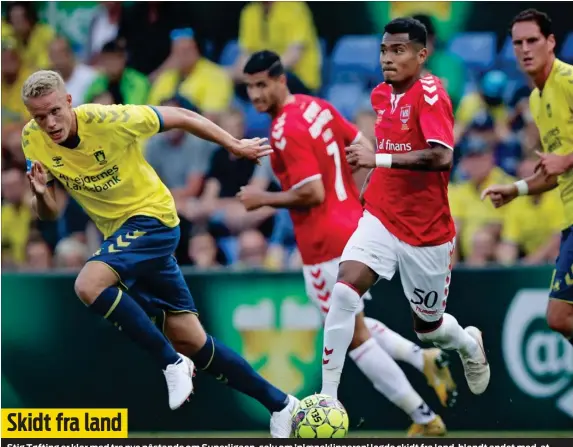  ?? FOTO: JENS DRESLING ?? Skidt fra landStig Tøfting er klar med tre nye påstande om Superligae­n, selv om ’plaeneklip­peren’ lagde skidt fra land, blandt andet med, at Vejle ikke ville vinde i de første syv kampe. Det gjorde de i den første. Og tog også point fra Brøndby.