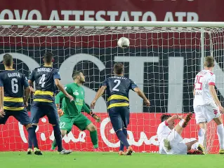  ??  ?? In campo Oggi il Padova di Pierpaolo Bisoli scende in campo al Benelli di Ravenna dopo la vittoria di domenica sul Santarcang­elo per 3-0