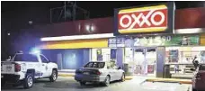  ??  ?? Insegurida­d. Por enésima ocasión, el Oxxo La Loma fue visitado por el crimen.