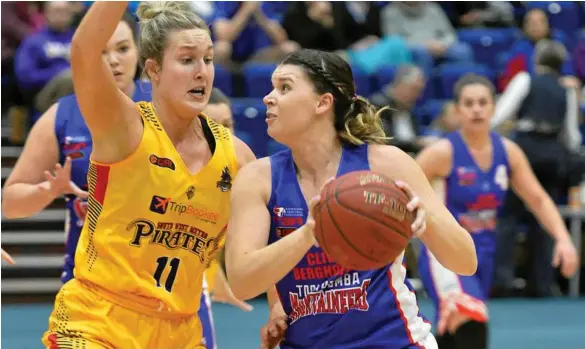  ??  ?? CALLING TIME: Vanessa Weber of the Toowoomba Mountainee­rs against South-West Metro Pirates in their QBL women’s basketball game. PHOTO: KEVIN FARMER