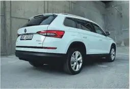  ??  ?? GANSKE STOR: Skoda Kodiak er raus i størrelsen og har så langt solgt godt, til tross for at den ikke er tilgjengel­ig med hybrid drivlinje.