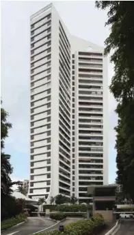  ?? PICTURES: SAMUEL ISAAC CHUA/ THE EDGE SINGAPORE ?? The 3,498 sq ft unit on the 10th floor of Wing On Life Garden was bought for $3.6 million ($1,029 psf) in September 2006 and sold for $6.1 million ($1,744 psf) on Nov 5