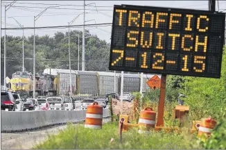  ?? RALPH BARRERA/ AMERICAN-STATESMAN ?? Starting Sunday, motorists traveling southbound into downtown Austin on MoPac Boulevard who wish to exit at West Fifth and Cesar Chavez streets will have a new exit to the north.