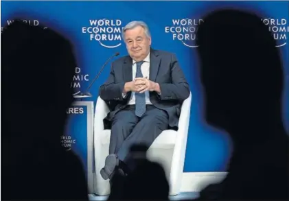  ??  ?? El secretario general de la ONU, António Guterres, ayer en una sesión del Foro de Davos.
