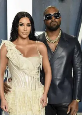  ?? FOTO AP ?? Volgens getuigenis­sen in Rolling Stone toonde Kanye West werkneemst­ers naaktfoto’s van zijn vrouw Kim Kardashian.