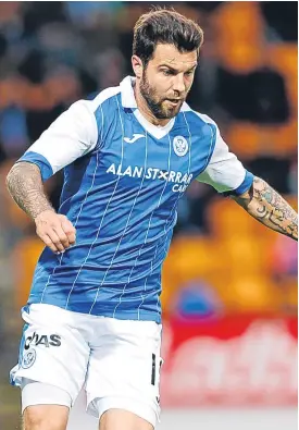  ?? Picture: SNS Group. ?? Richard Foster, right, and Michael O’Halloran: injury doubts for the weekend game with Aberdeen.