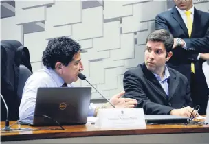  ?? Marcos Oliveira/Agência Senado ?? Treinador (à direita) afirmou que sempre foi “uma pessoa rigorosa” e que “muitos” que o acusam pediram para voltar a treinar com ele