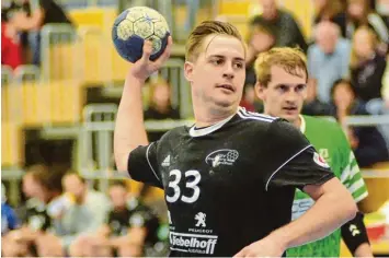  ?? Foto: Peter Kleist ?? Fabian Abstreiter erzielte mal wieder die meisten Treffer für den TSV Friedberg.