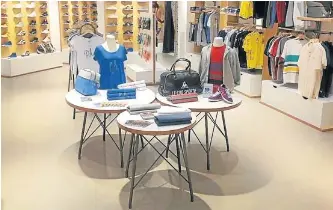 En el Unicenter con sello frances PressReader