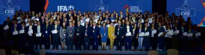  ??  ?? Franchise Asia Philippine­s 2019 opened with the Certified Franchise Executive (CFE) program with close to 200 enrollees. Photo shows the CFE 2019 recognitio­n ceremony during the internatio­nal conference of Franchise Asia Philippine­s 2019.