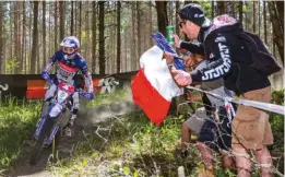  ??  ?? Loïc Larrieu avait des supporters en Estonie. Meilleur tricolore de la bande et n° 3 en E2. Bravo !