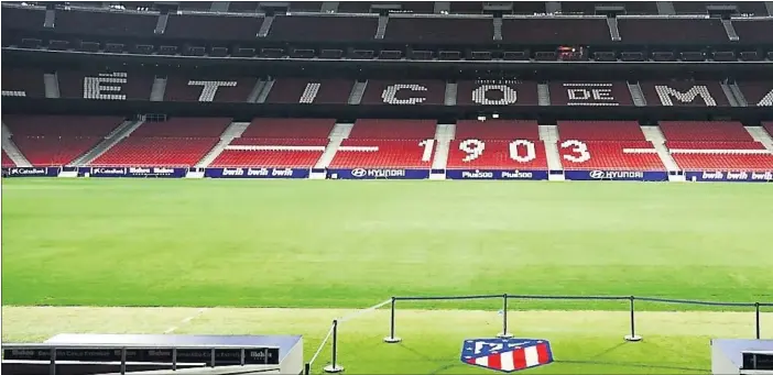  ??  ?? ASPECTO. Así luce el nuevo césped del Wanda Metropolit­ano, preparado para recibir al Barcelona en el encuentro del próximo sábado.