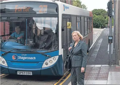  ?? Picture: Paul Smith. ?? Councillor Brenda Durno at the High Street and Lordburn junction. She is urging roads chiefs to investigat­e possible safety improvemen­ts.