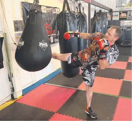  ?? Picture: contribute­d ?? INSPIRATIO­NAL: After being told he would go blind, Michael Cooper took up Muay Thai and is now fighting fit.