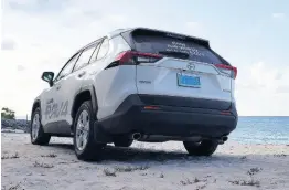  ?? PHOTOS BY TEINO EVANS ?? Chilling on the beach in the all-new Toyota Rav 4.