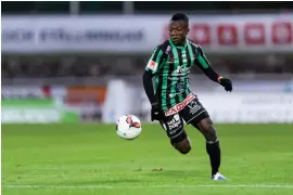  ?? Bild: KRISTER ANDERSSON ?? RÄDDADE POÄNG. Thomas Boakye kvitterade med en kraftfull nick och såg till att Varbergs Bois fick en poäng med sig hem från Södertälje.