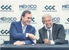  ??  ?? Juan Pablo Castañón, presidente del CCE, y Andrés Manuel López Obrador, virtual presidente electo, sostuviero­n una reunión el pasado miércoles.