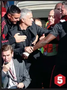  ??  ?? 5 END GAME: Mourinho’s attempts to reach Ianni are thwarted but the United manager did get an apology later