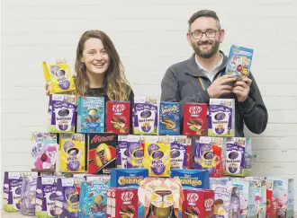  ??  ?? Kate Townsend, Sunderland Foodbank Co-ordinator, and Billy Broad from Gentoo.