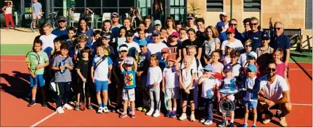  ?? DR ?? Les jeunes joueurs de l’école de tennis du Montfleury Cannes TC.