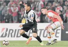  ?? /GETTY IMAGES ?? Ricardo Oliveira, del Santos, participó el miércoles durante 68 minutos en el juego contra Santa Fe.