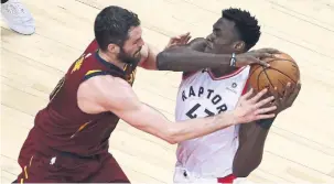  ?? STEVE RUSSELL/TORONTO STAR ?? Kevin Love of the Cavs was all over Raptor Pascal Siakam in Thursday night’s Game 2.