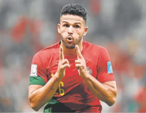  ?? // AFP ?? El luso Gonçalo Ramos celebra uno de sus goles ante Suiza en los octavos de final