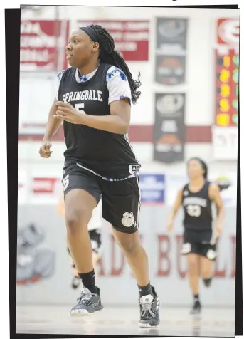  ?? NWA Democrat-Gazette/ANDY SHUPE ?? Jeniya Gause participat­es in a drill during a February practice at Springdale High School. Gause is diabetic and must monitor her blood-glucose levels throughout the day.