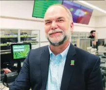  ?? DEAN PILLING ?? Jim Riege says Co-op Cannabis customers can expect excellent customer service when buying bongs, rolling papers and vaporizers.