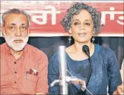  ?? PARDEEP PANDIT/ HT ?? Author Arundhati Roy (right) addressing a gathering in Jalandhar on Sunday.