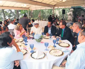  ?? FOTO ANDRO RODRÍGUEZ ?? CONVIVIO. El embajador James Nealon departió con los representa­ntes de la prensa hondureña con motivo del Día de la Libertad de Expresión.