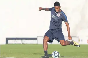  ?? Marco Galvão/Foto Arena/Estadão Conteúdo ?? Ex-jogador do Atlético-MG, Jô afirmou que não vai comemorar se balançar as redes, em respeito a torcida do time da casa