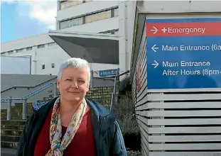  ?? ANNA THOMPSON ?? Lisa Morrissey is the first patient to receive Herceptin treatments for breast cancer at North Shore Hospital.