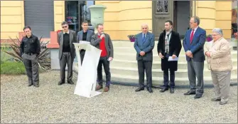  ??  ?? Devant le lycée profession­nel agricole de Moissac pour la journée arménienne