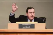  ?? CARL JUSTE cjuste@miamiheral­d.com ?? Joe Carollo gestures as he asserts that ‘zero’ Black commission­ers have ever been elected in District 2.