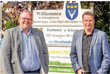  ?? FOTO: PRÜMEN ?? Ralf Thier (rechts) mit Rheurdts Bürgermeis­ter Dirk Ketelaers.