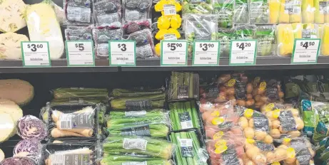  ?? Picture: FILE ?? AFPA STUDY: Packaging fresh fruit and vegetables in plastic has less impact on the environmen­t than the food waste issue.