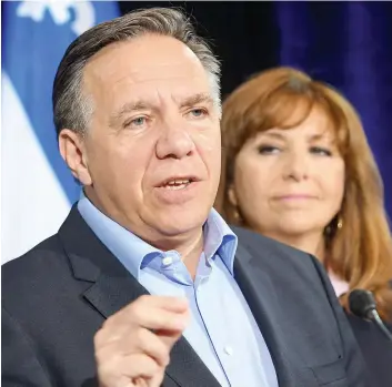  ?? PHOTO AGENCE QMI, ANDRÉANNE LEMIRE ?? Le chef de la Coalition avenir Québec, François Legault, s’est distancié de la droite, hier, lors du point de presse de clôture de son caucus présession­nel à Shawinigan.