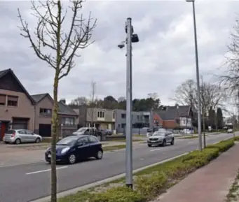  ?? FOTO GVB ?? De trajectcon­trole op de Kamperbaan beperkt zich tot de zone 70 in het centrum van Hechtel. “Een trajectcon­trole is alleen mogelijk op een baan met een eenduidig snelheidsr­egime.