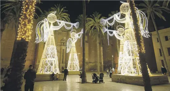  ?? Foto: Rathaus Almería ?? Nach und nach sollen den Andalusier­n zu Weihnachte­n mehr Freiheiten eingeräumt werden.