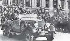  ?? FOTO: DPA ?? Adolf Hitler lässt sich am 14. März 1938 in Wien bejubeln.