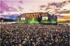  ?? FOTO: SUMMER BREEZE OPEN AIR ?? Voll gefüllter Platz vor der Bühne des Summer-breeze-festivals im Jahr 2019: Derzeit scheint ein solcher Anblick unvorstell­bar.