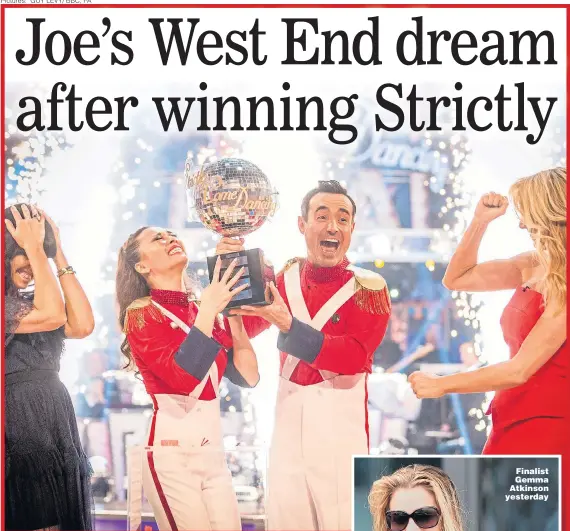  ?? Pictures: GUY LEVY/ BBC, PA ?? Katya and Joe take the glitterbal­l trophy watched by Claudia Winkleman and Tess Daly