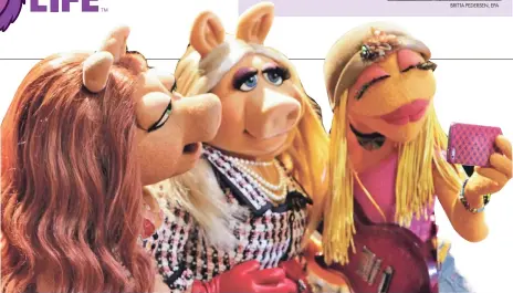  ?? PHOTOS BY ANDREA MCCALLIN, ABC ?? Denise, left, Miss Piggy and Janice capture some of the Muppets’ more grown-up qualities on the show-within-a-show.