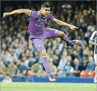  ?? CHEMA MOYA / EFE ?? Casemiro, autor del segundo gol madridista y clave en el equilibrio del equipo