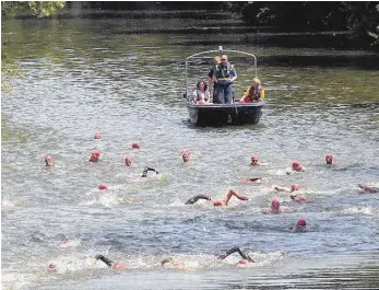  ?? FOTO: HKB ?? In diesem Jahr wird beim Tuttlinger Triathlon wieder in der Donau geschwomme­n.