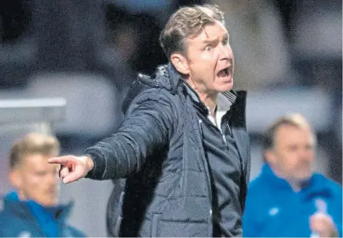  ?? ?? RESILIENT: Peter Grant insists he will not resign from his position as Dunfermlin­e boss despite their dreadful run.