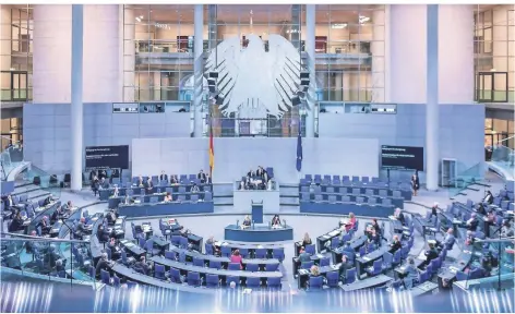  ??  ?? In der Plenarsitz­ung am 18. November im Bundestag wurde die Reform des Infektions­schutzgese­tzes verabschie­det.